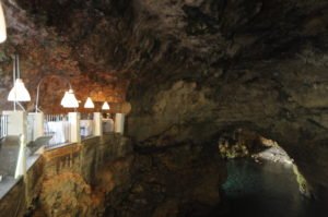 Ristorante Grotta Palazzese inside